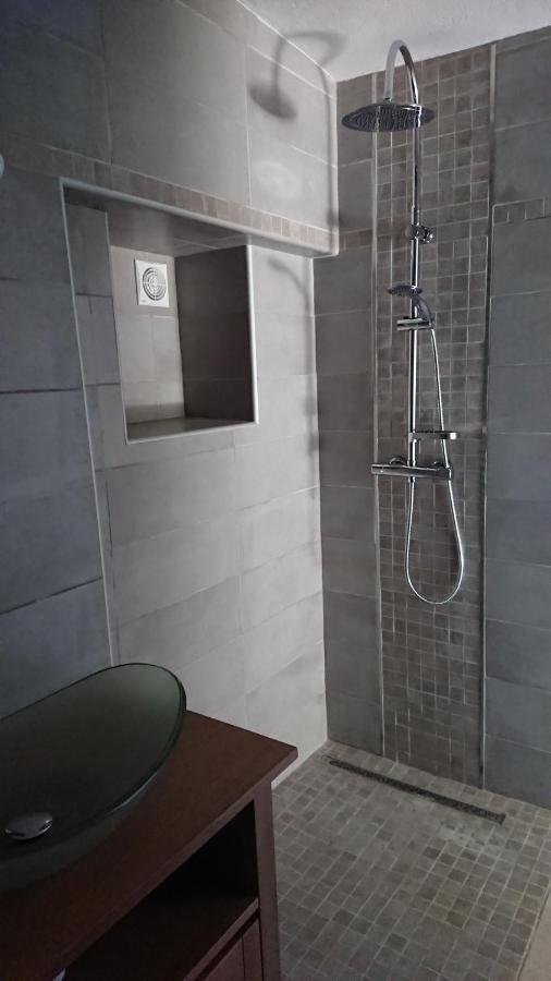 Gîte en Cévennes du sud, bergerie restaurée, 2 à 4 personnes, piscine, vue exceptionnelle, authenticité et confort Saint-Laurent-le-Minier Exterior foto
